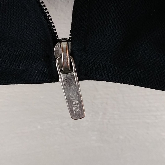 𝅺Reebox Breast Cancer Awareness Black Pink  Detail Long Sleeve Zip Up Jacket - Picture 9 of 10